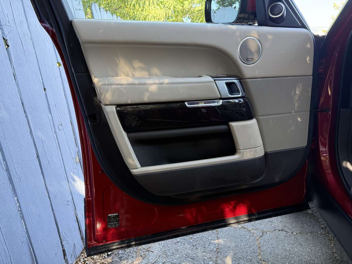 2015 Land Rover Range Rover SuperCharged photo 27