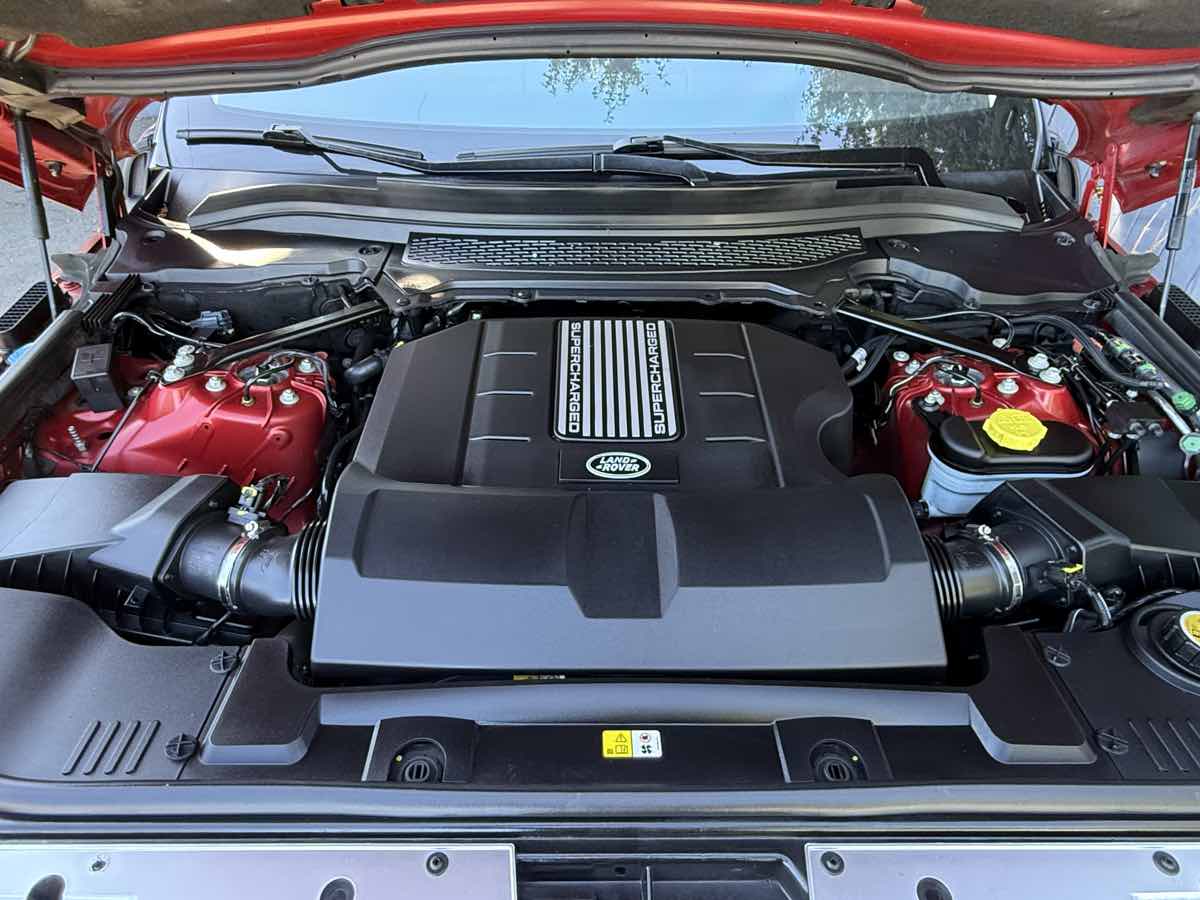 2015 Land Rover Range Rover SuperCharged photo 29