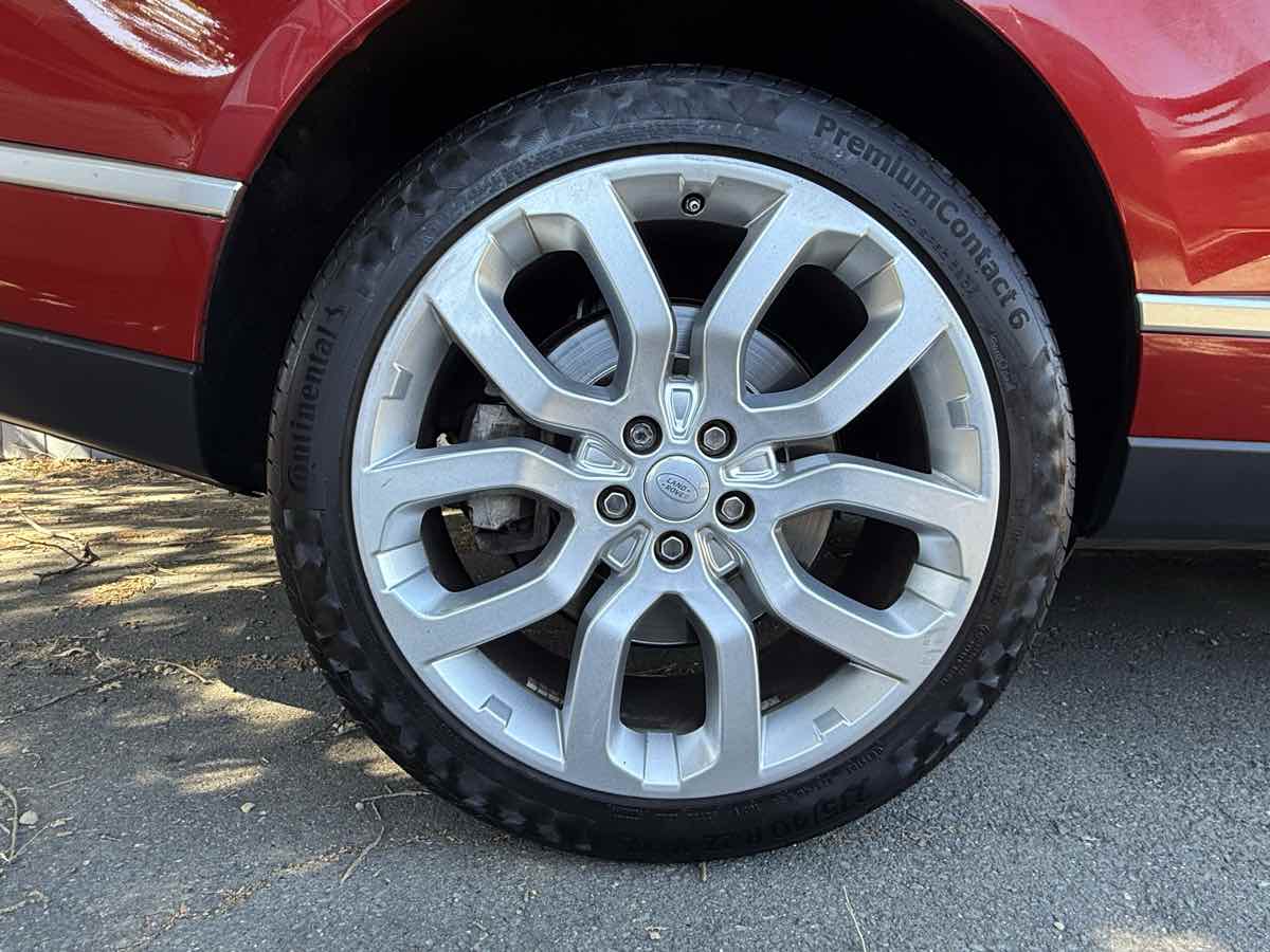 2015 Land Rover Range Rover SuperCharged photo 30