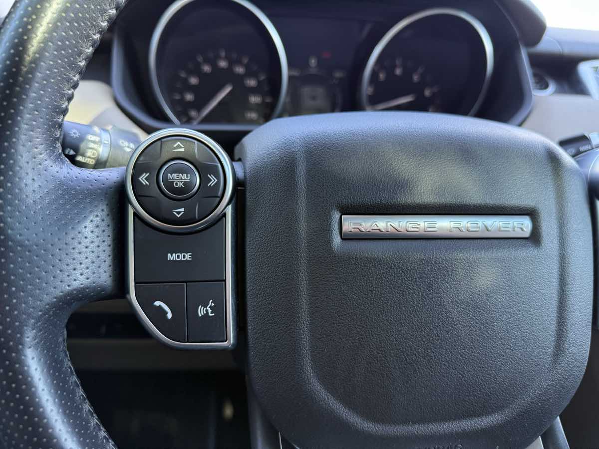 2017 Land Rover Range Rover Sport SE photo 14