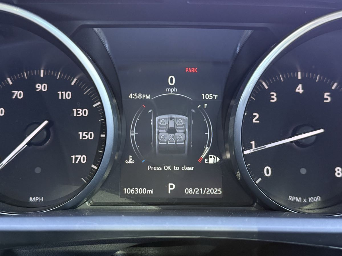 2017 Land Rover Range Rover Sport SE photo 16