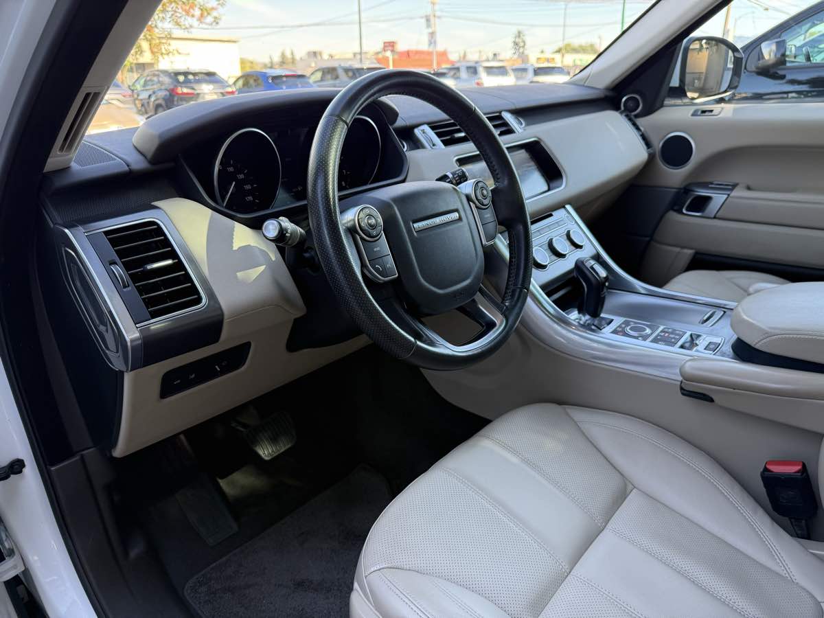 2017 Land Rover Range Rover Sport SE photo 20