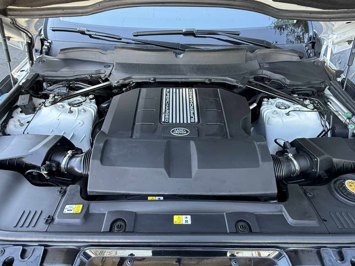 2017 Land Rover Range Rover Sport SE photo 24