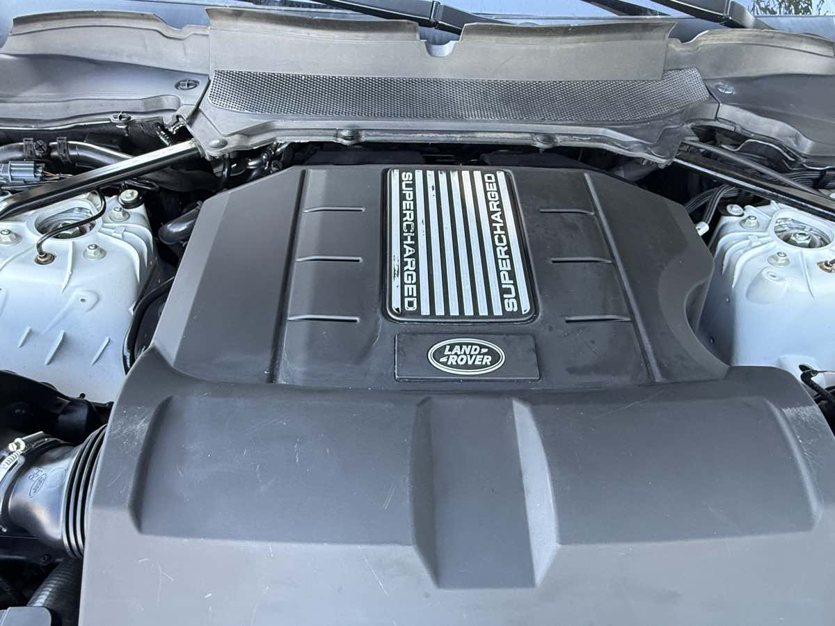 2017 Land Rover Range Rover Sport SE photo 25