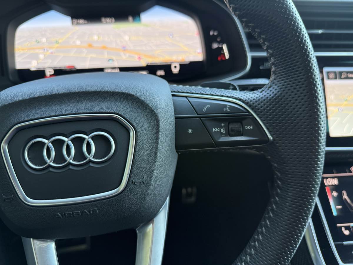 2020 Audi SQ7 Prestige photo 14