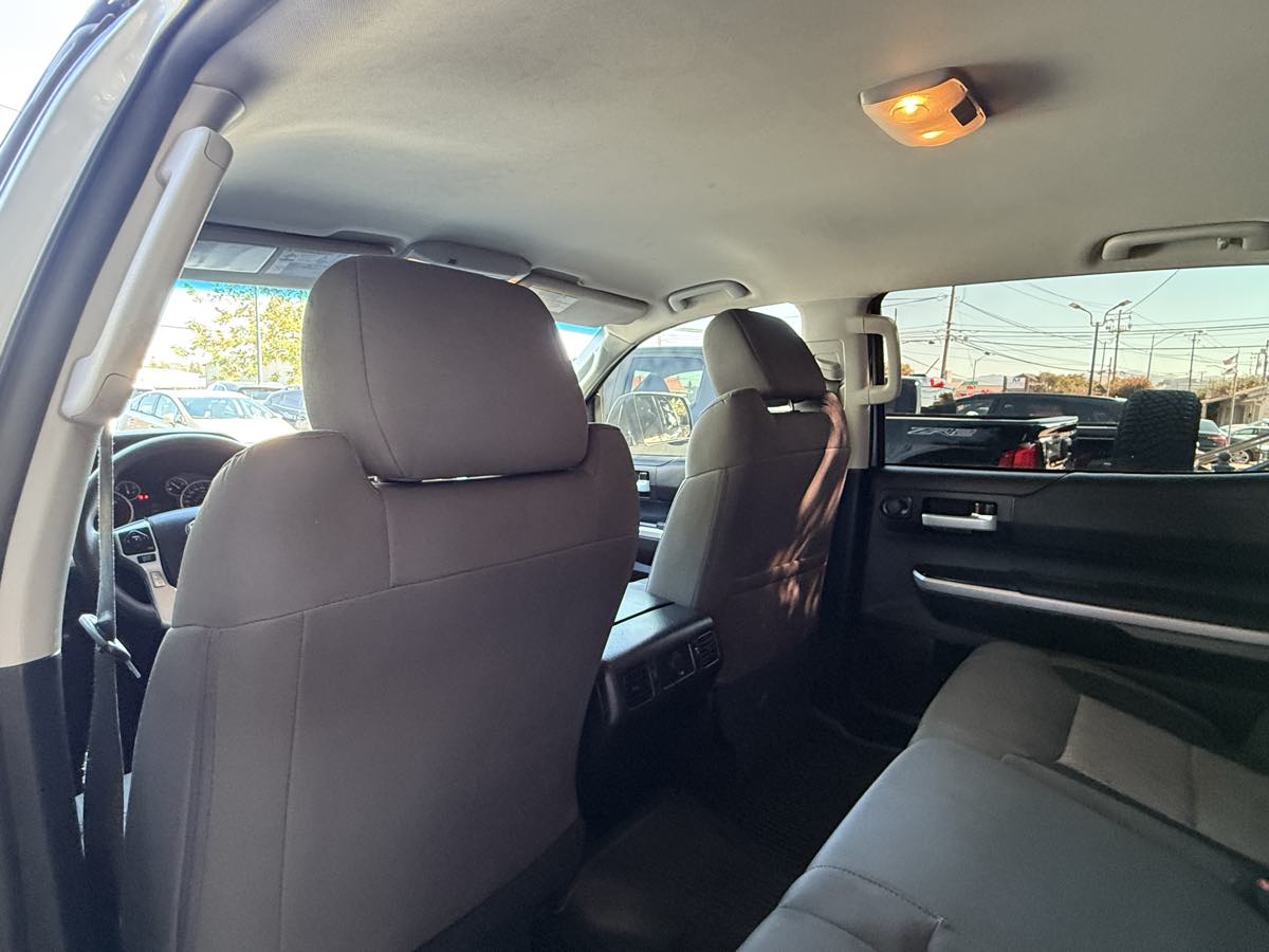 2012 Toyota Tundra SR5 photo 5