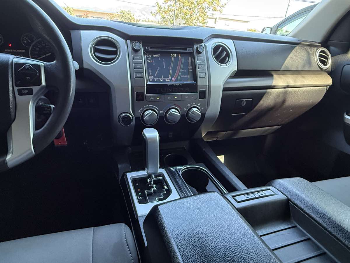 2012 Toyota Tundra SR5 photo 12