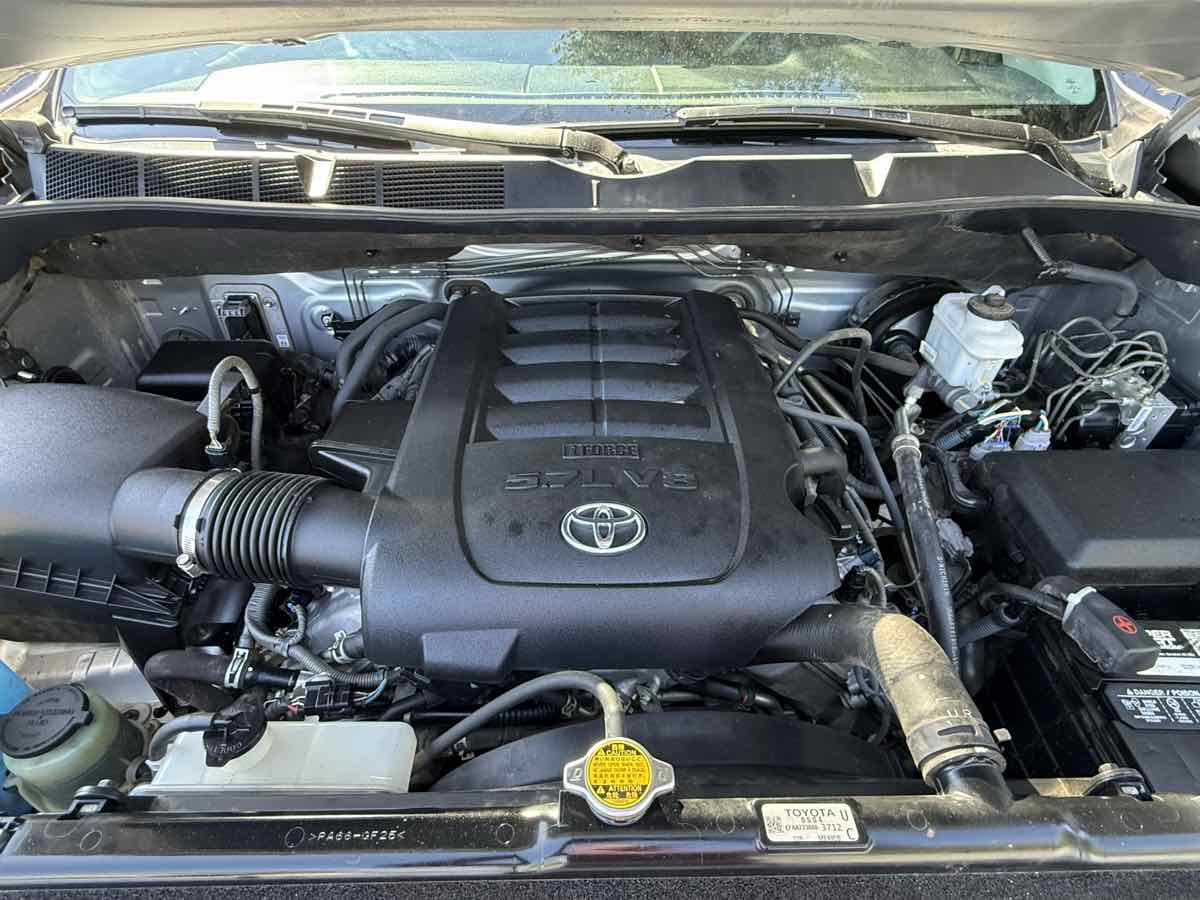 2012 Toyota Tundra SR5 photo 25