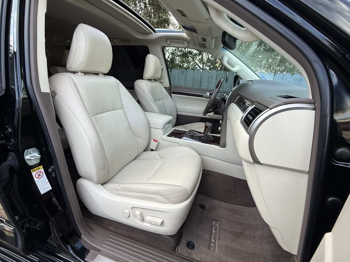 2017 Lexus GX 460 photo 11