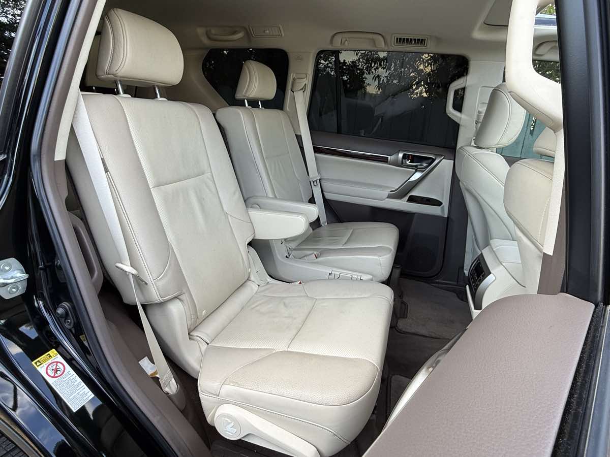 2017 Lexus GX 460 photo 12