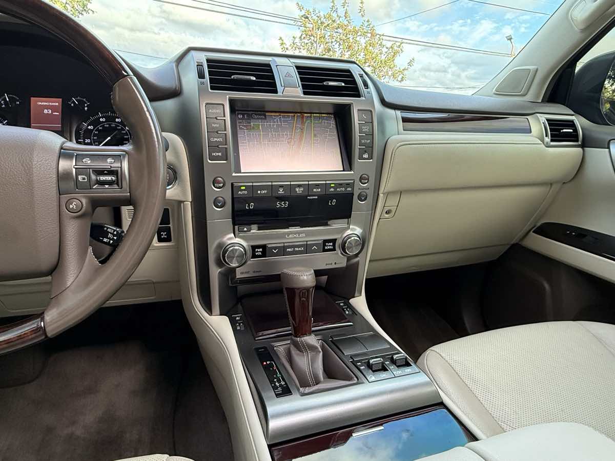 2017 Lexus GX 460 photo 18