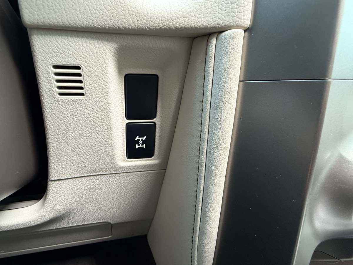 2017 Lexus GX 460 photo 26