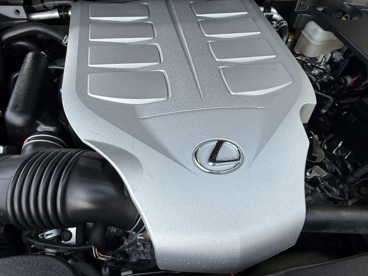 2017 Lexus GX 460 photo 32