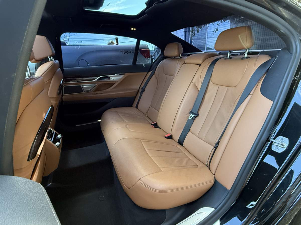 2020 Bmw 740i Sedan photo 4