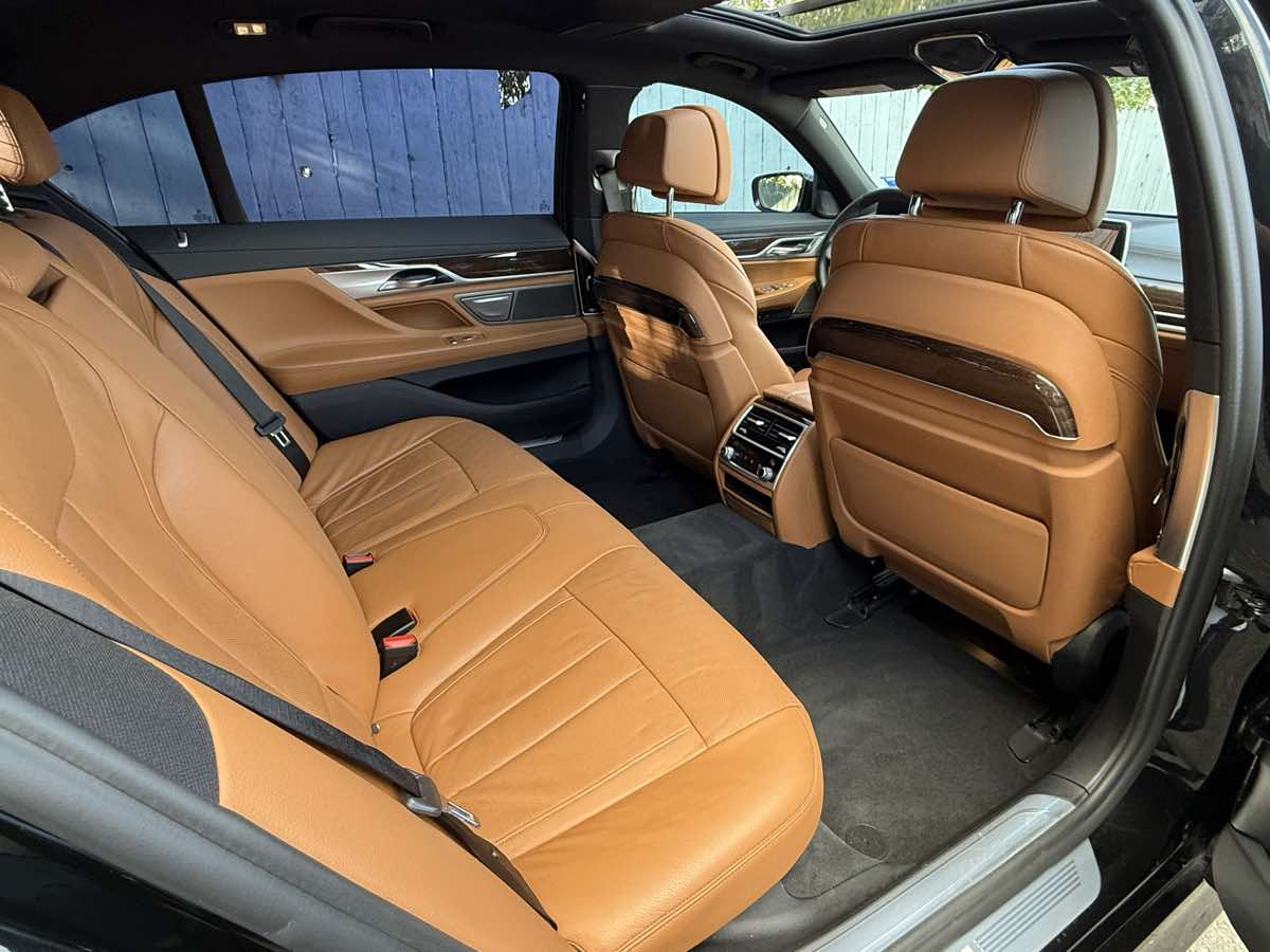 2020 Bmw 740i Sedan photo 11