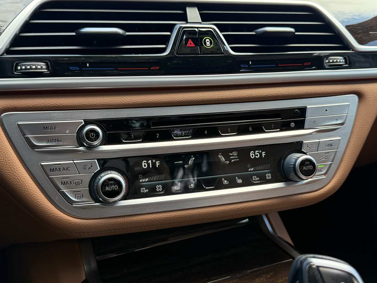 2020 Bmw 740i Sedan photo 19