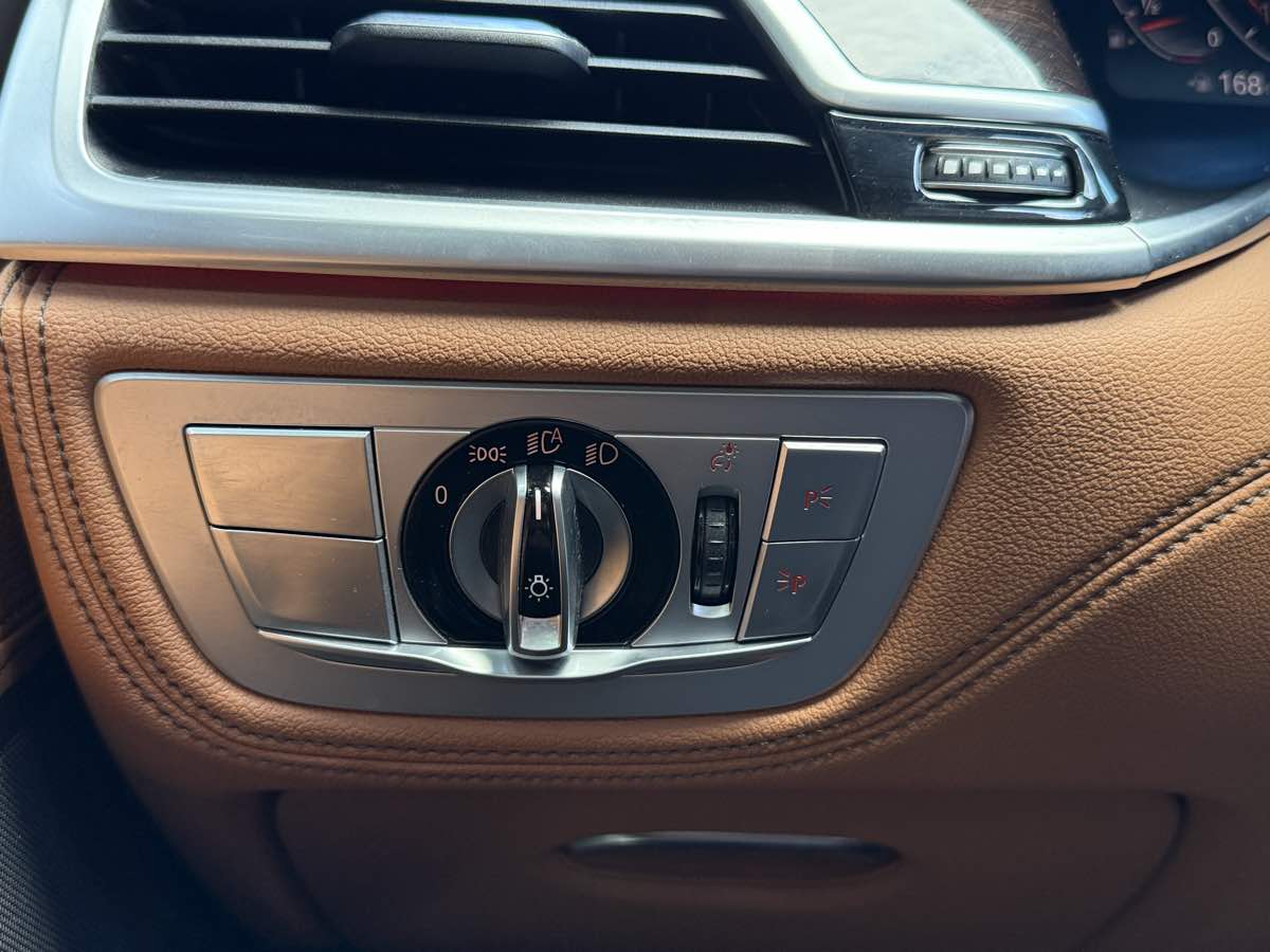 2020 Bmw 740i Sedan photo 21