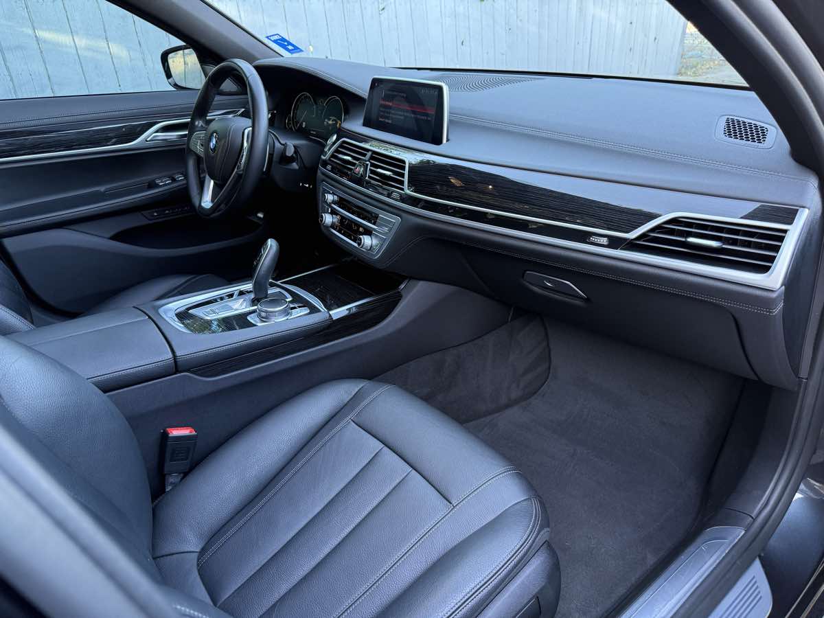 2019 Bmw 740i Sedan photo 9