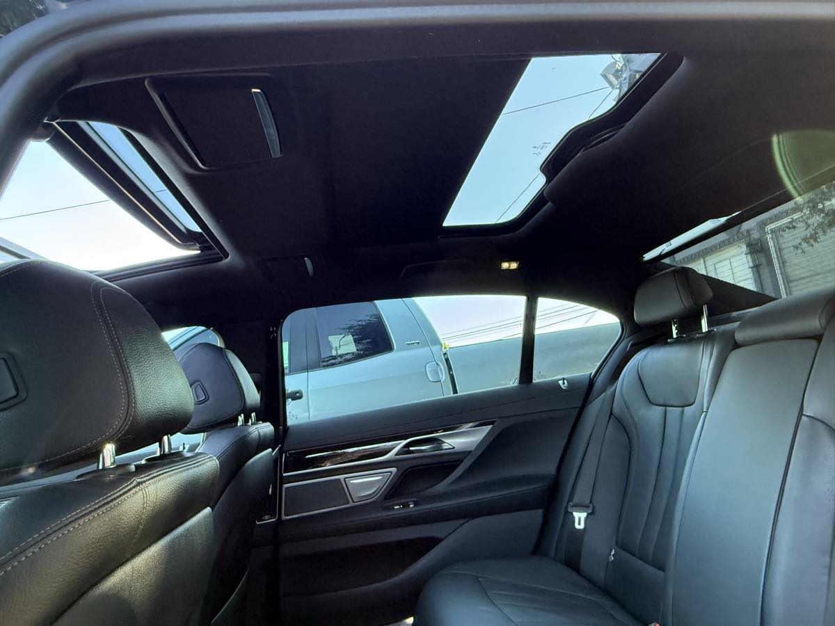 2019 Bmw 740i Sedan photo 11