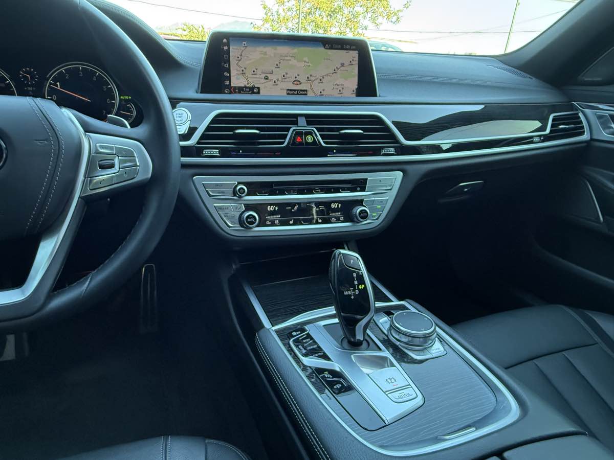 2019 Bmw 740i Sedan photo 14