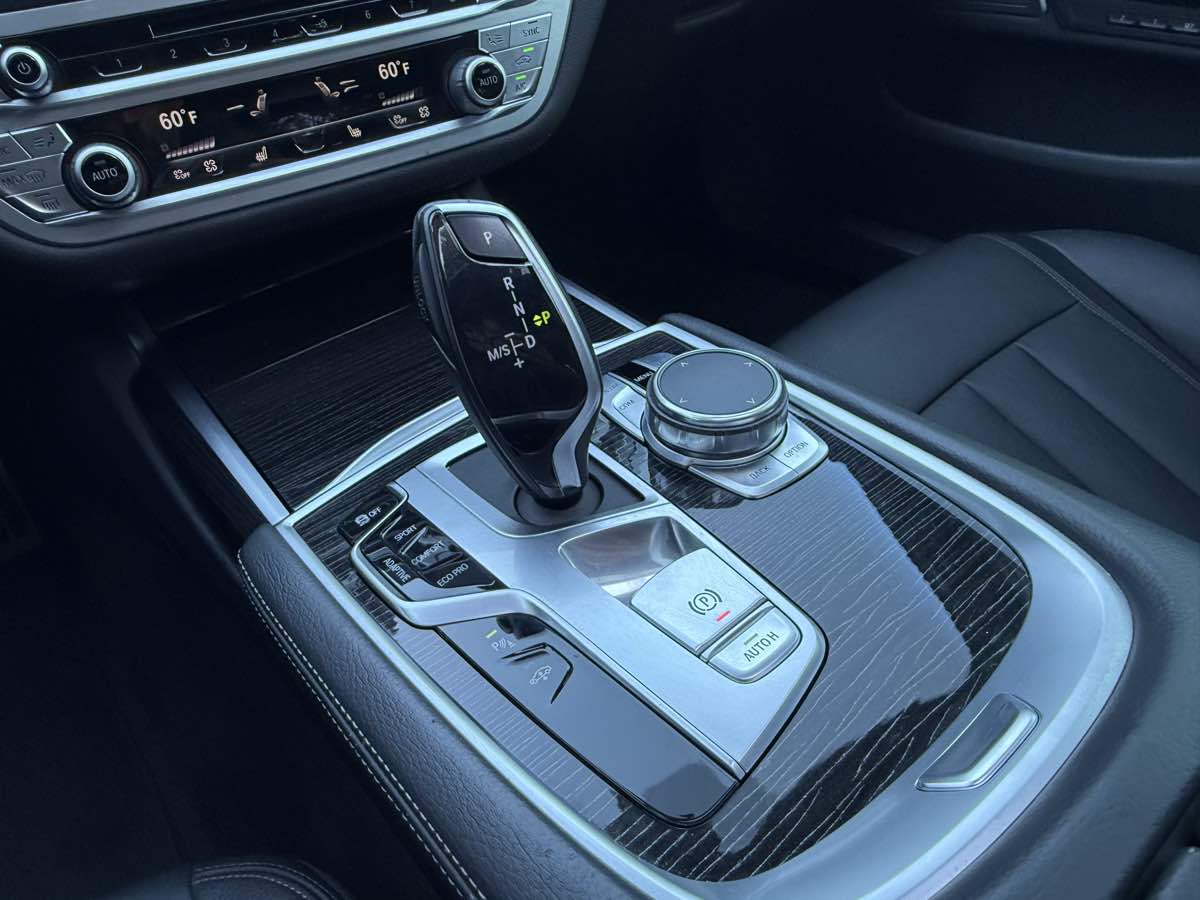 2019 Bmw 740i Sedan photo 15