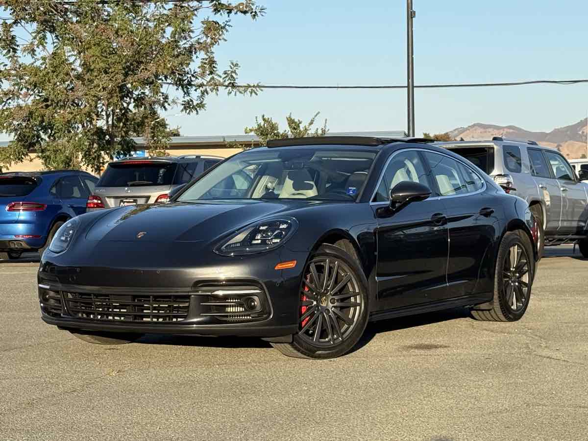 2017 Porsche Panamera 4S photo 3