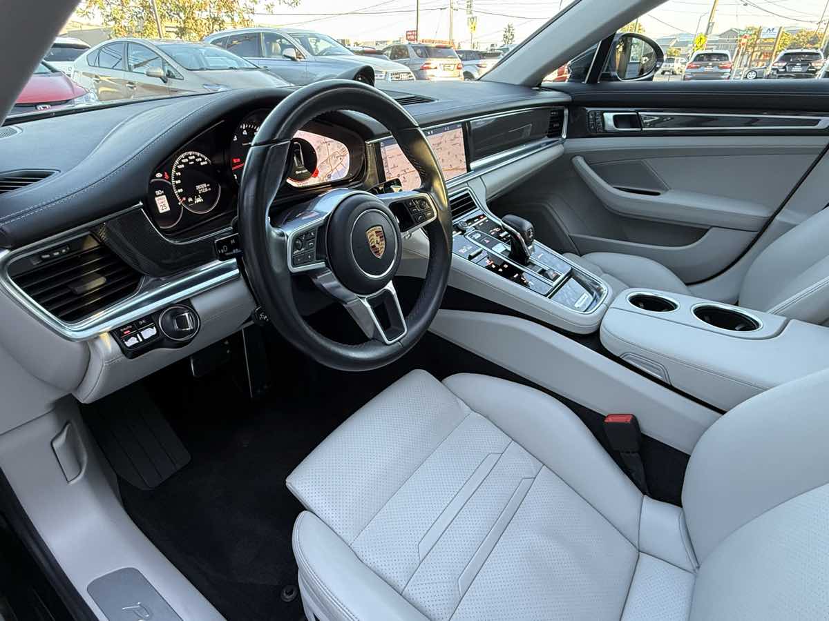 2017 Porsche Panamera 4S photo 5