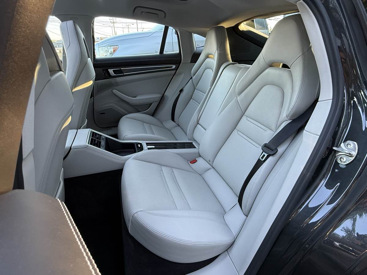 2017 Porsche Panamera 4S photo 7