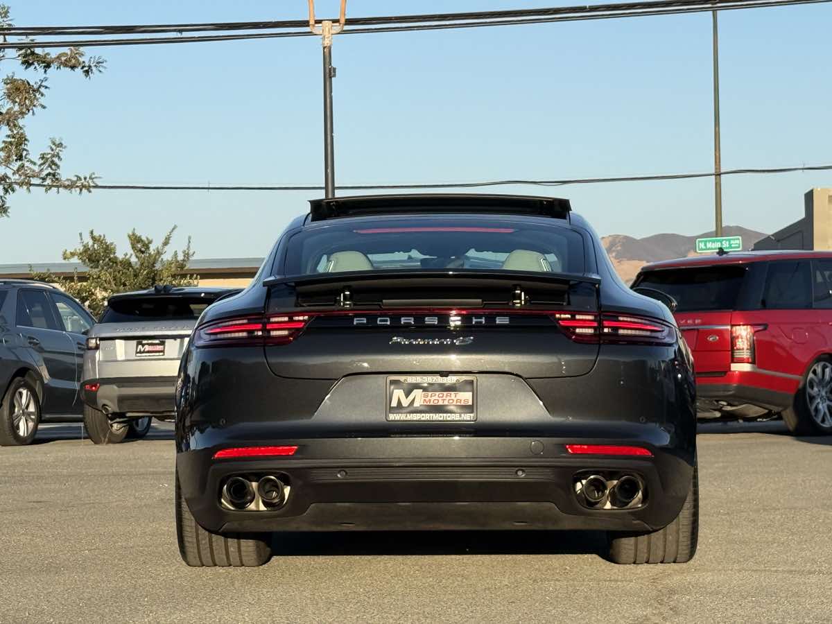 2017 Porsche Panamera 4S photo 9
