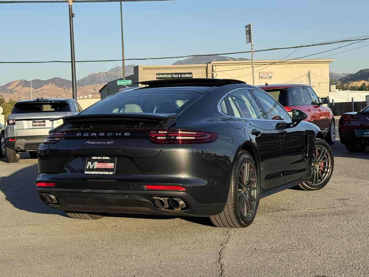 2017 Porsche Panamera 4S photo 10