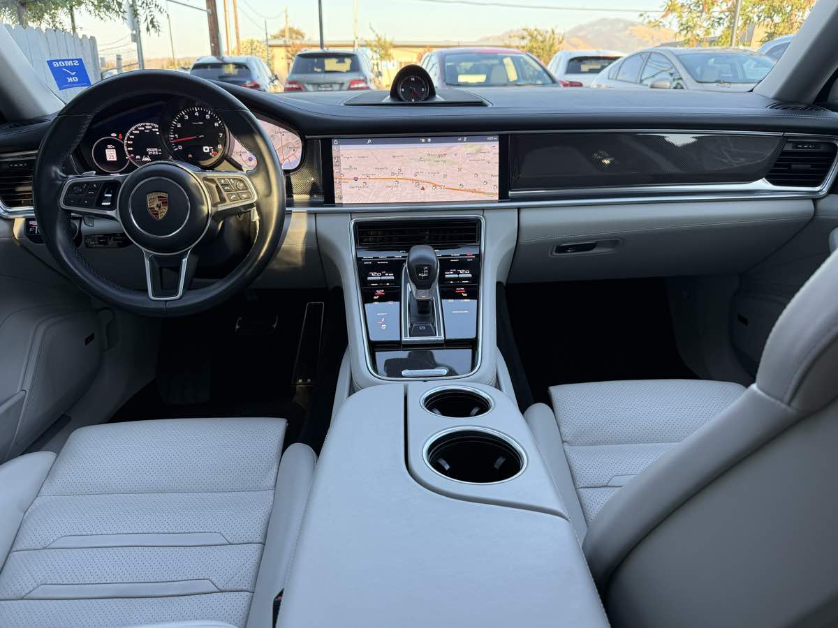 2017 Porsche Panamera 4S photo 15