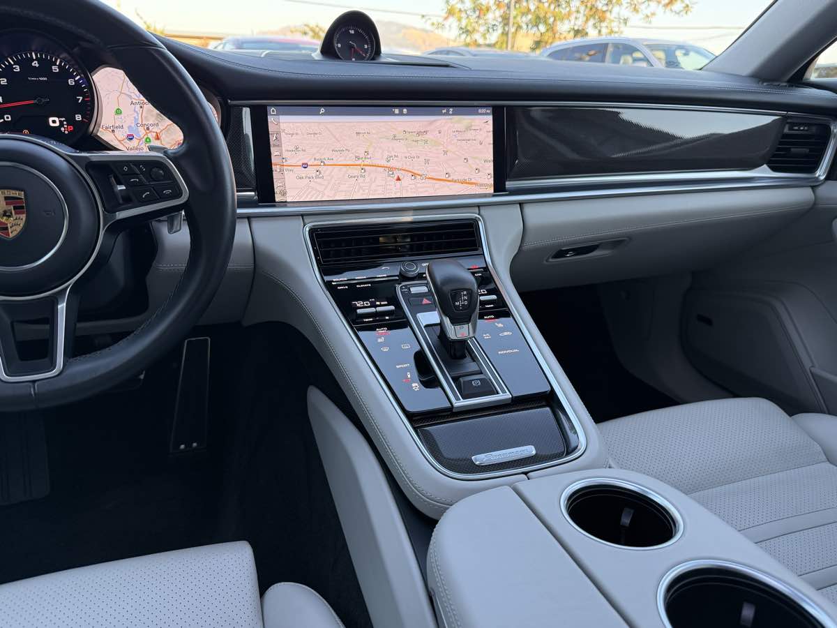2017 Porsche Panamera 4S photo 16