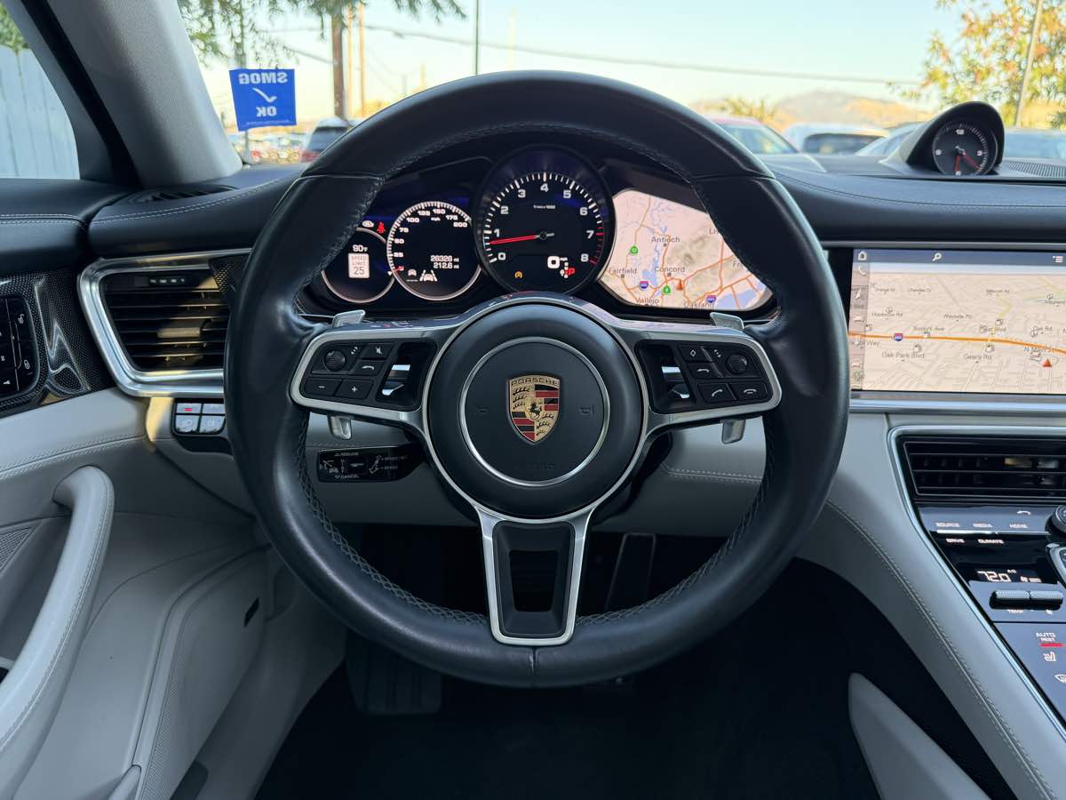 2017 Porsche Panamera 4S photo 17