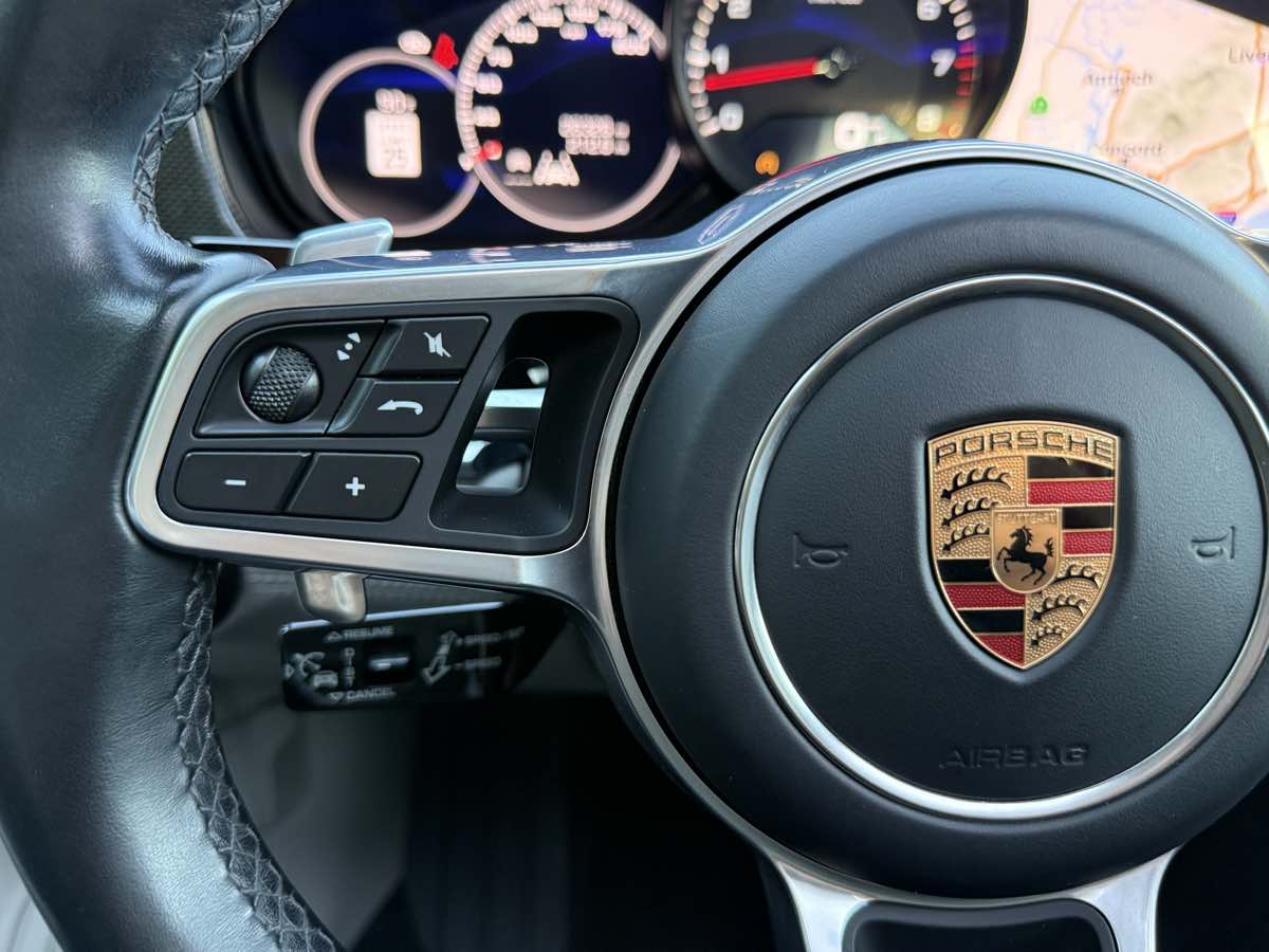 2017 Porsche Panamera 4S photo 18