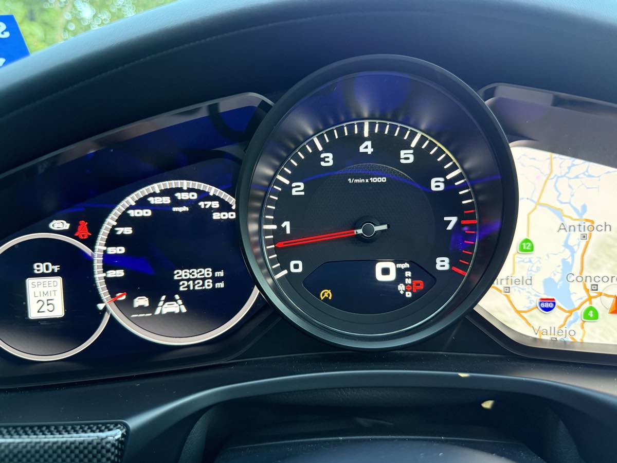 2017 Porsche Panamera 4S photo 21