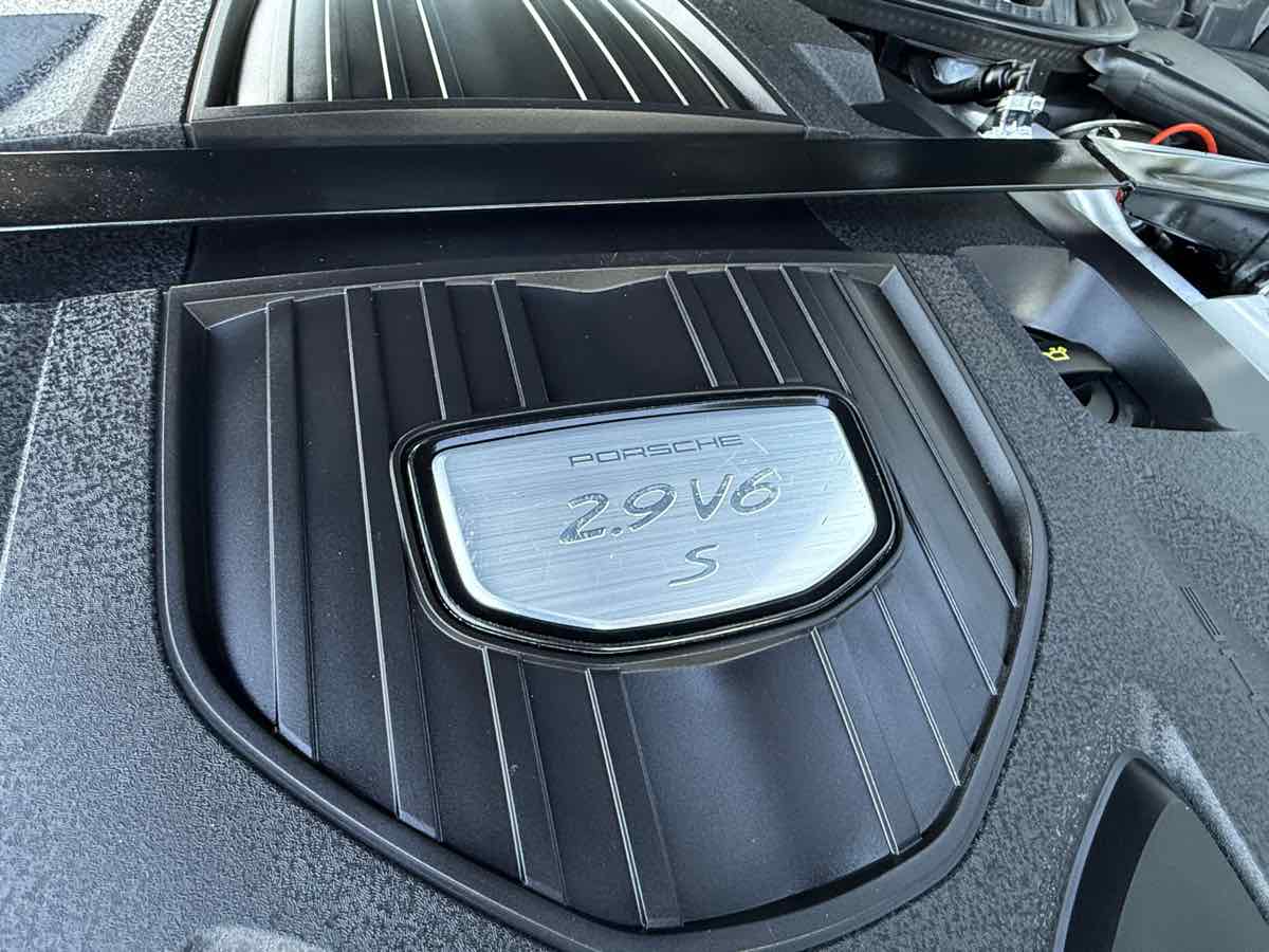 2017 Porsche Panamera 4S photo 35