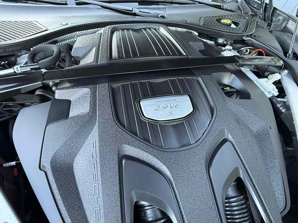2017 Porsche Panamera 4S photo 39