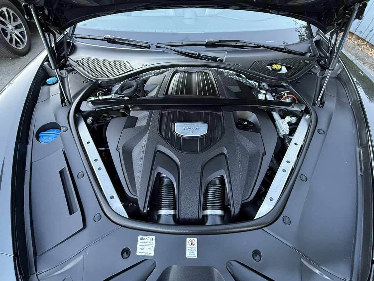 2017 Porsche Panamera 4S photo 40