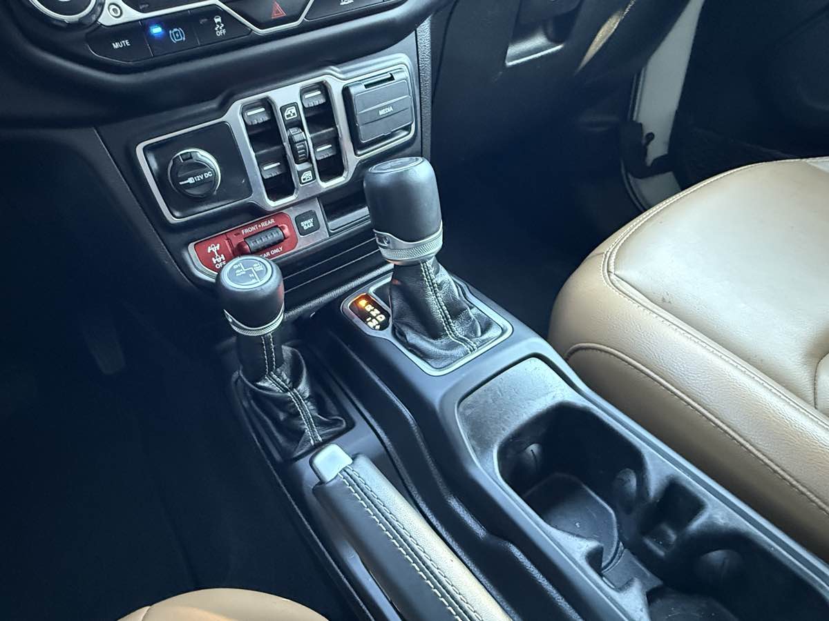 2022 Jeep Wrangler 4xe Unlimited Rubicon photo 22