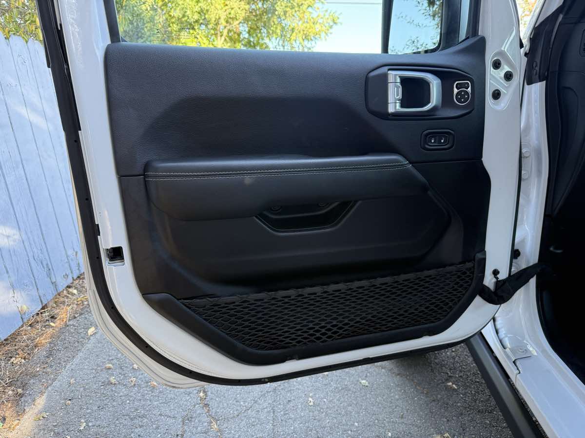 2022 Jeep Wrangler 4xe Unlimited Rubicon photo 33