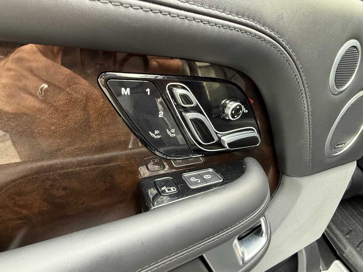 2019 Land Rover Range Rover Autobiography photo 7