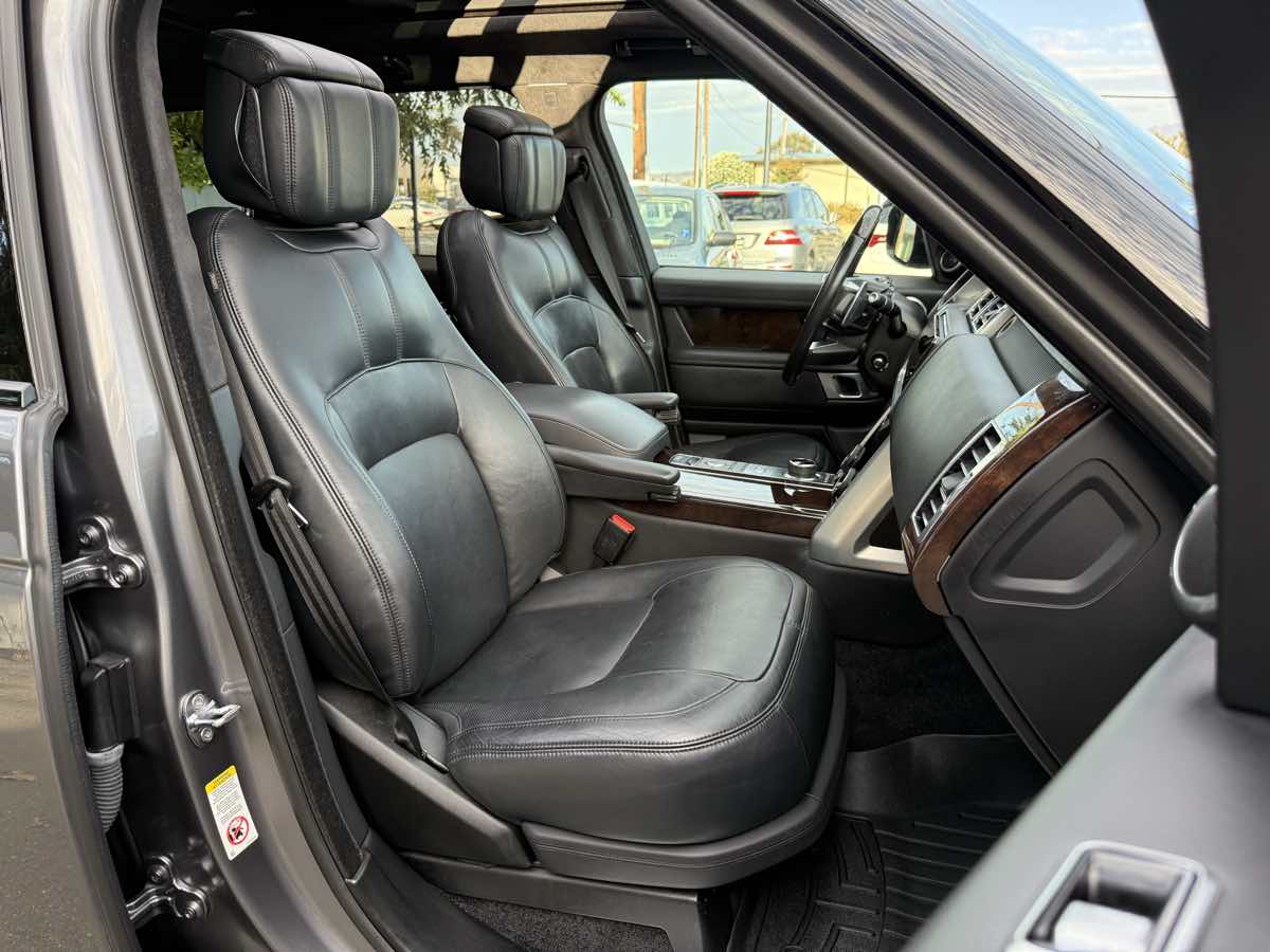 2019 Land Rover Range Rover Autobiography photo 11