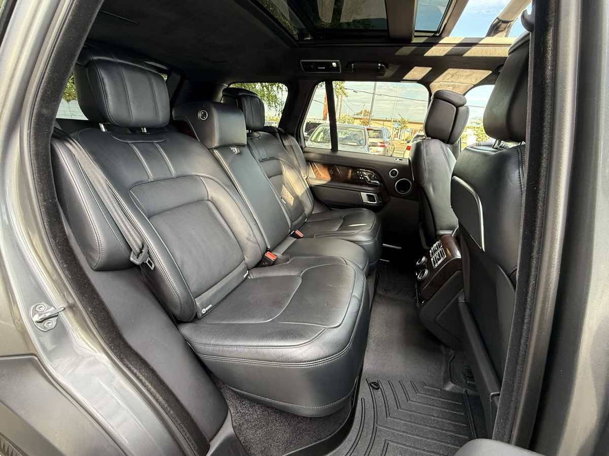 2019 Land Rover Range Rover Autobiography photo 12