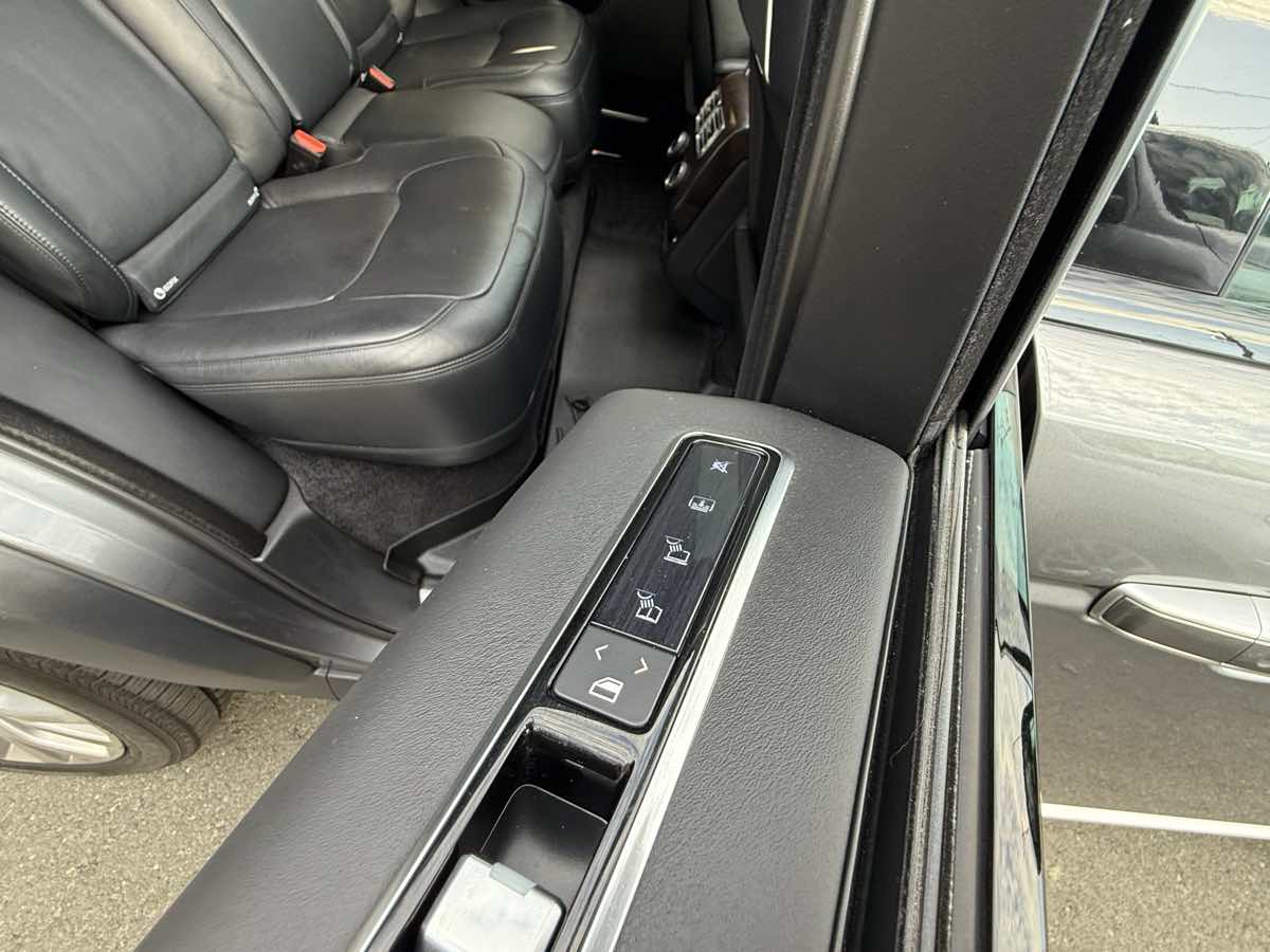 2019 Land Rover Range Rover Autobiography photo 16