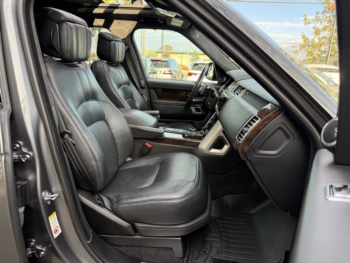 2019 Land Rover Range Rover Autobiography photo 17