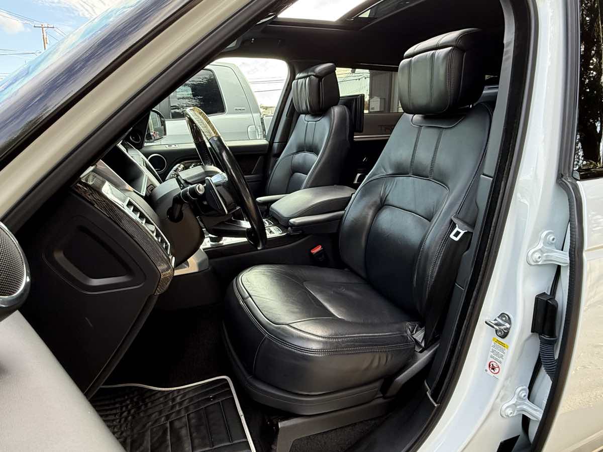2018 Land Rover Range Rover Autobiography LWB photo 3