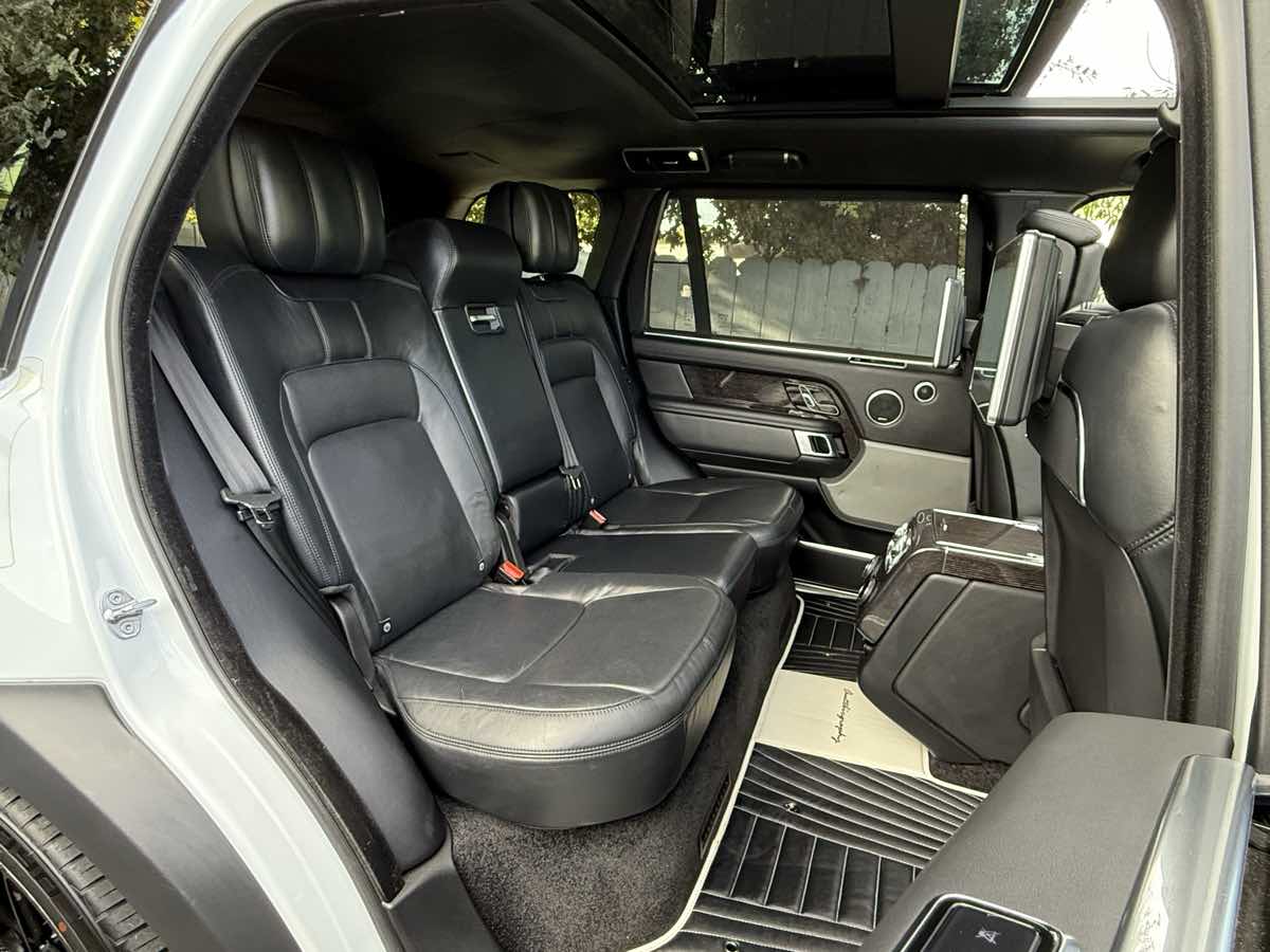 2018 Land Rover Range Rover Autobiography LWB photo 11