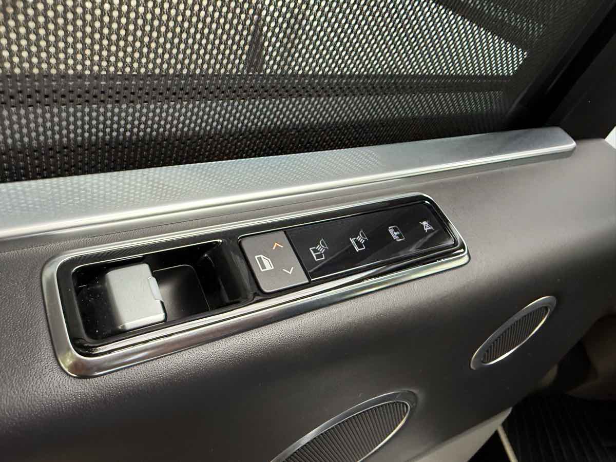 2018 Land Rover Range Rover Autobiography LWB photo 22