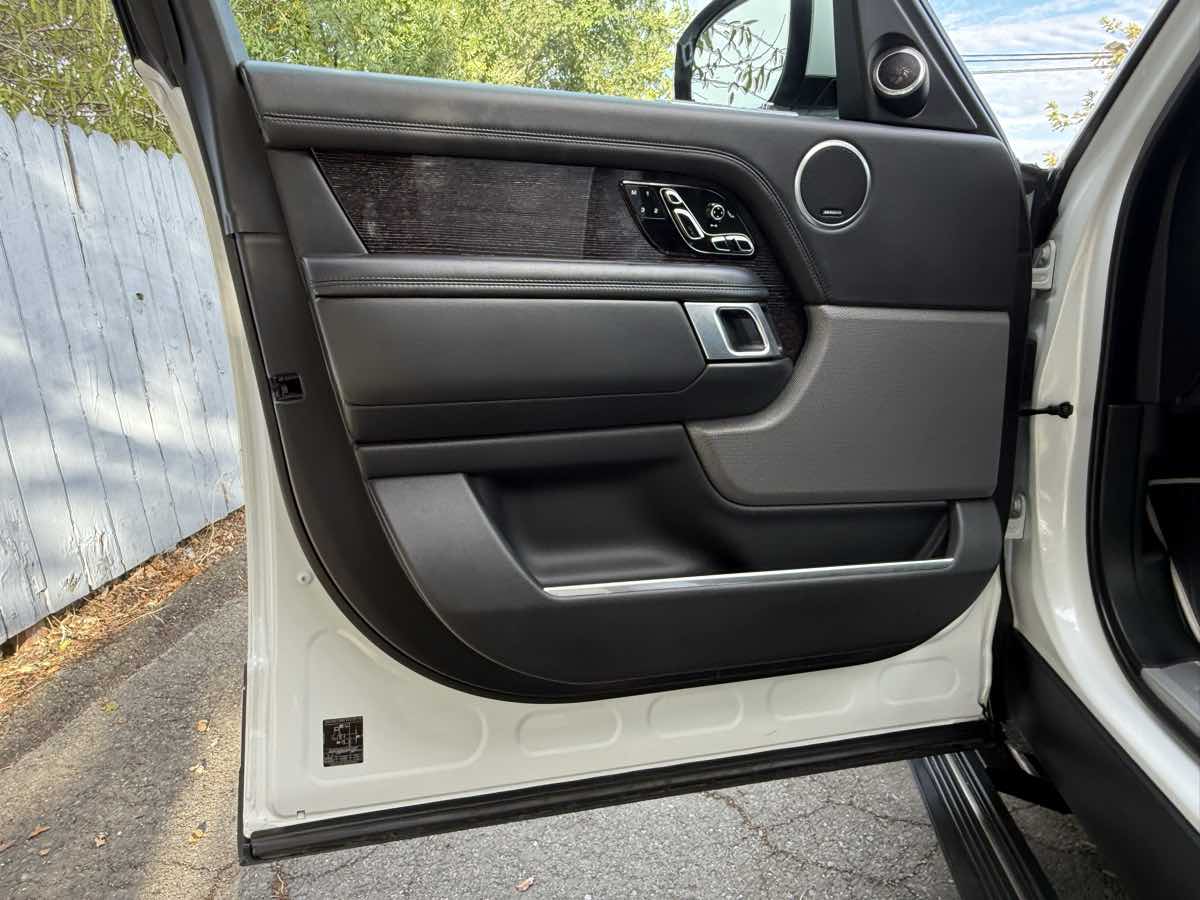 2018 Land Rover Range Rover Autobiography LWB photo 29