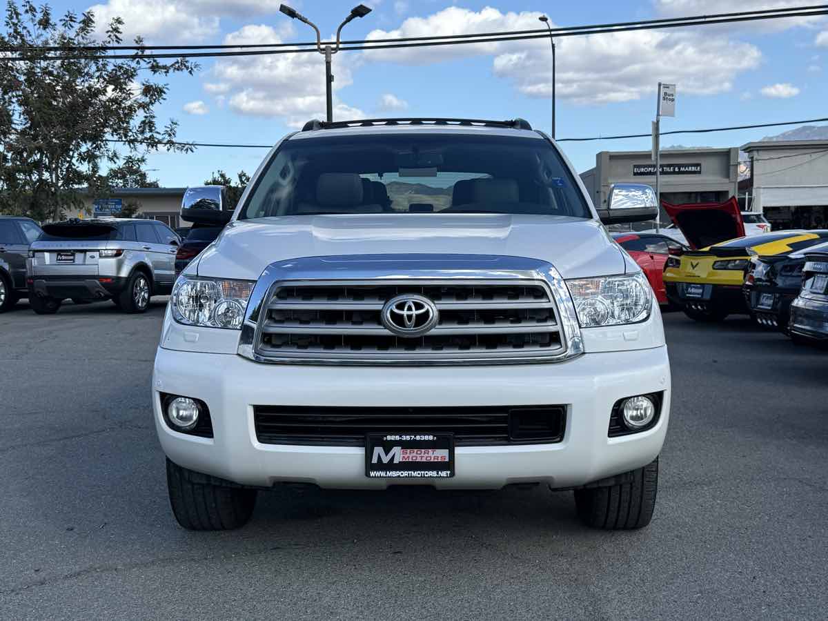 2013 Toyota Sequoia Platinum photo 2